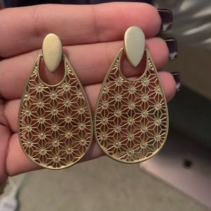 Gold earrings beautiful latest style